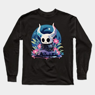 hollow knight Long Sleeve T-Shirt